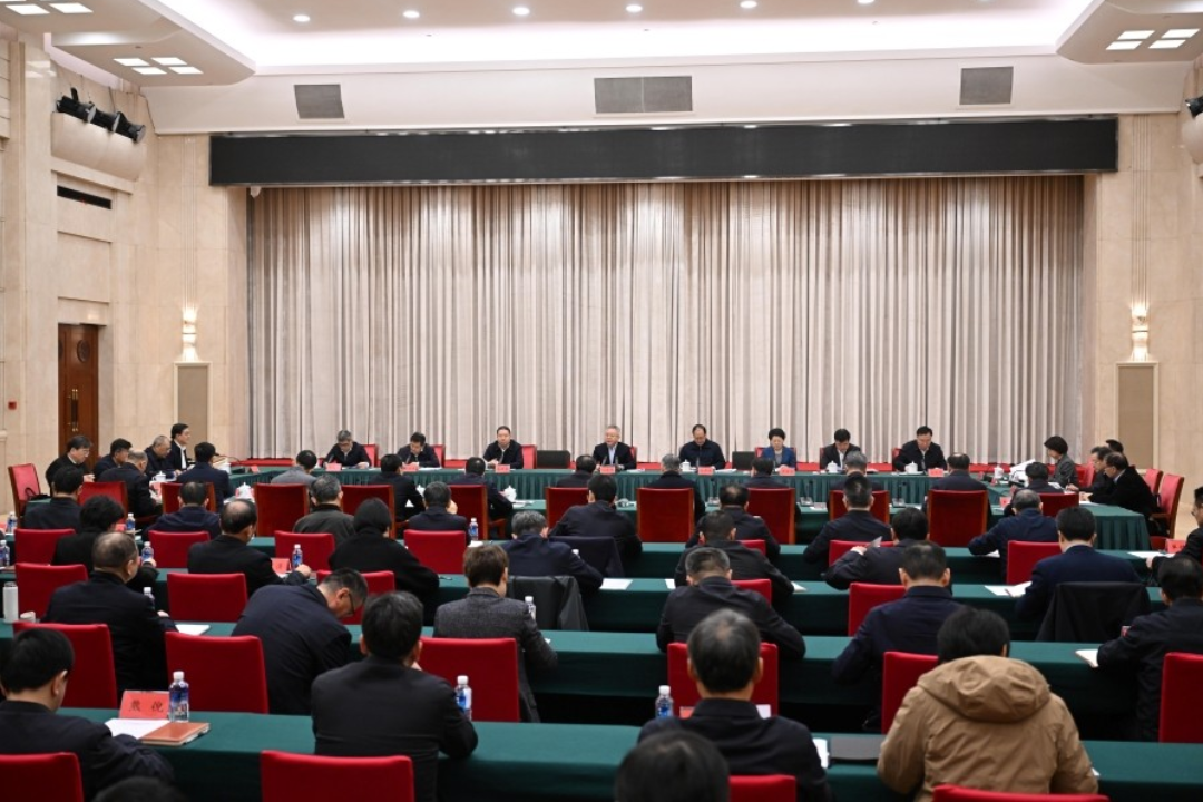 沈曉明主持樹立和踐行正確政績觀學(xué)習(xí)教育讀書班暨十二屆省委理論學(xué)習(xí)中心組第六十三次集體學(xué)習(xí)